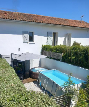 Maison de ville, Piscine, terrasse et jardin privé